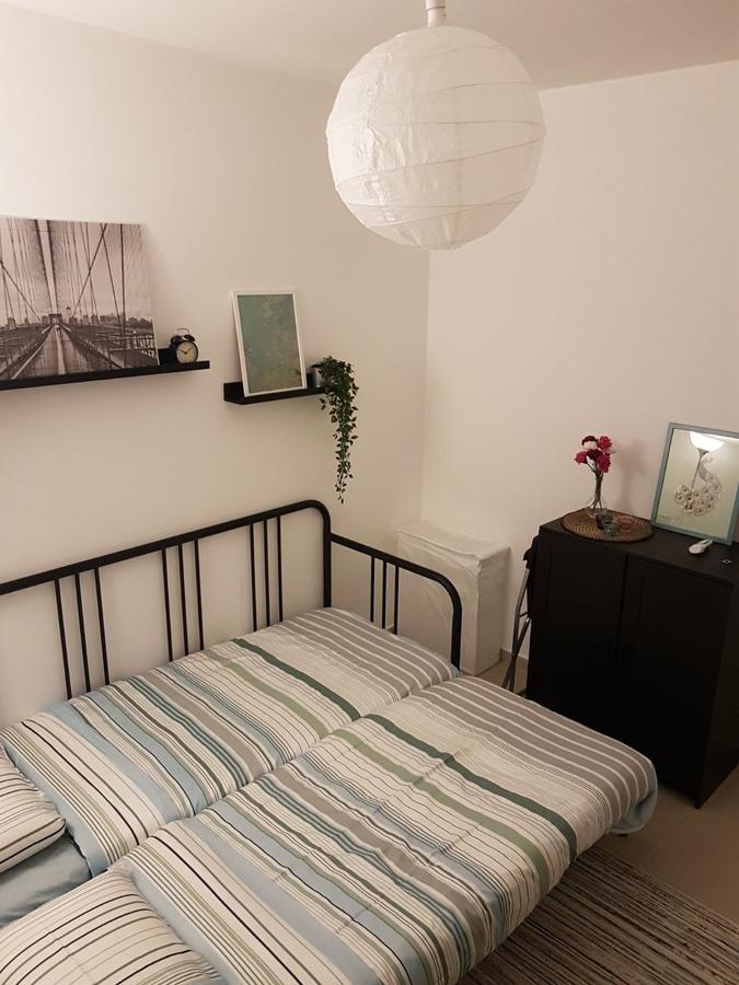 Private Bed/Bathroom In Нетания Екстериор снимка