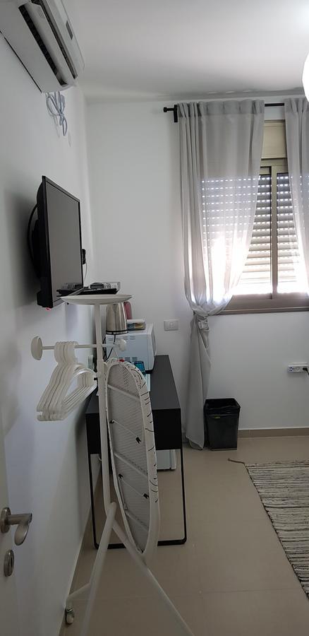 Private Bed/Bathroom In Нетания Екстериор снимка