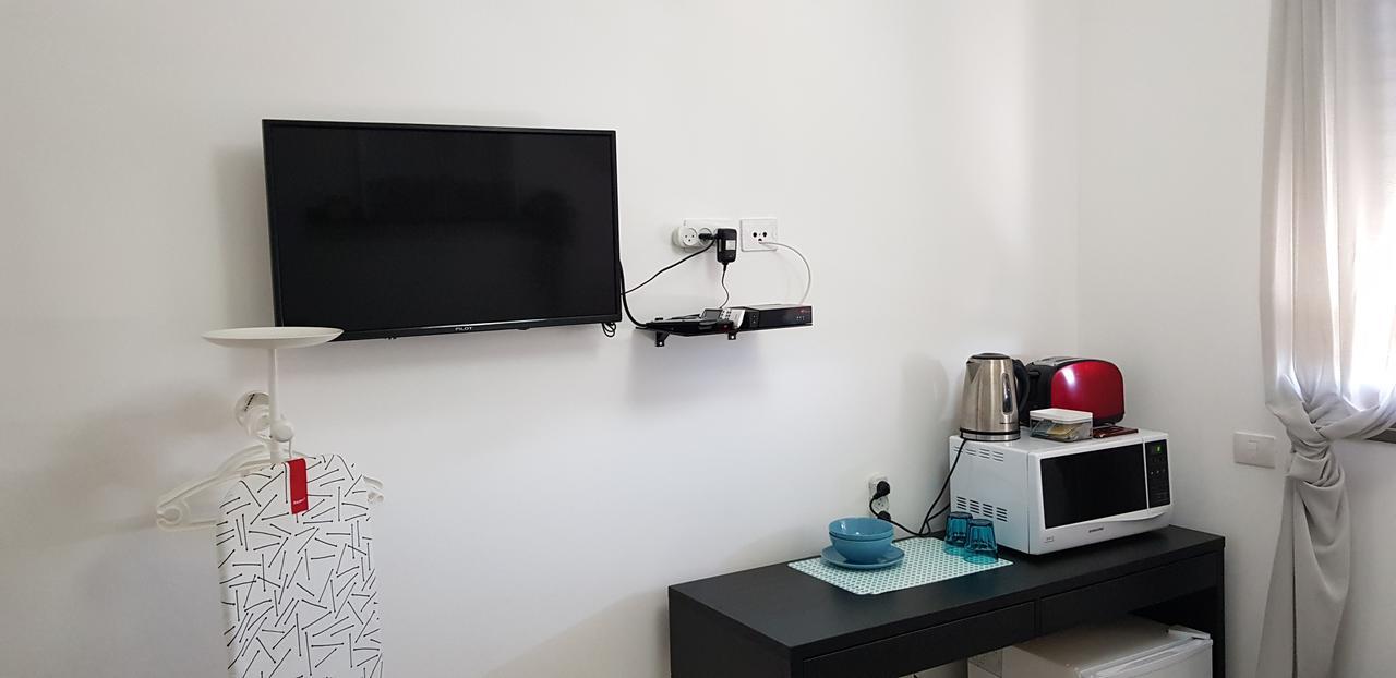 Private Bed/Bathroom In Нетания Екстериор снимка