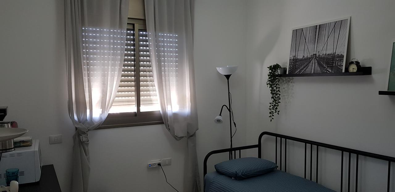 Private Bed/Bathroom In Нетания Екстериор снимка