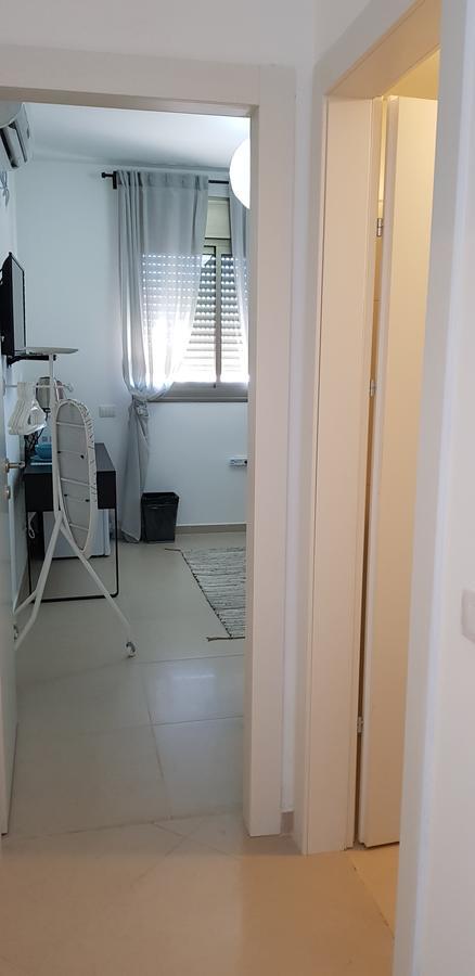 Private Bed/Bathroom In Нетания Екстериор снимка