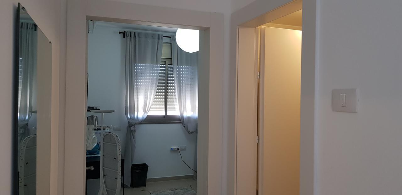 Private Bed/Bathroom In Нетания Екстериор снимка