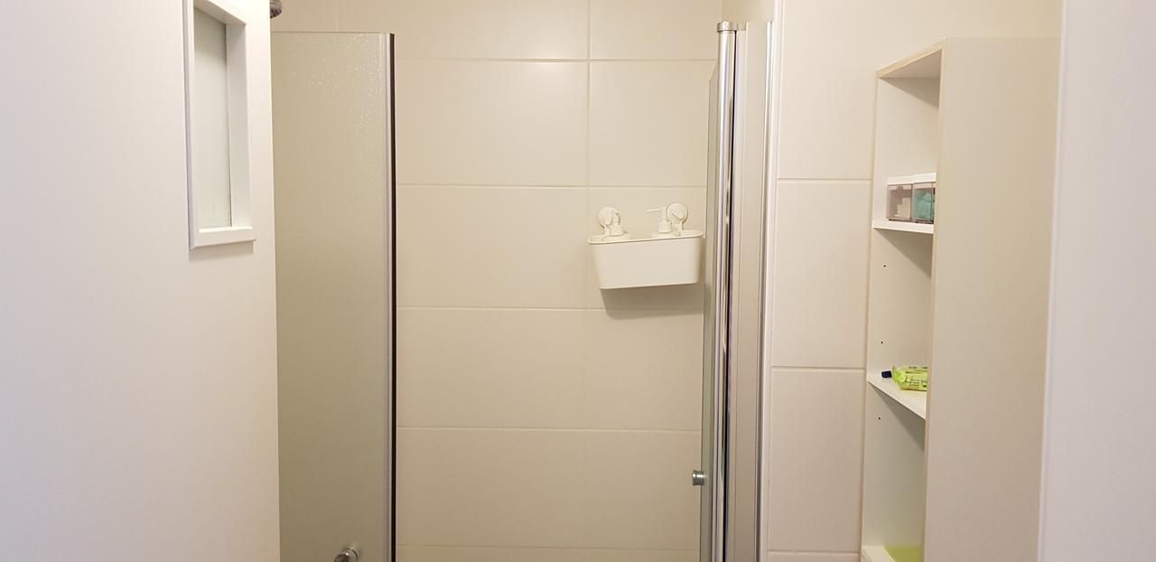 Private Bed/Bathroom In Нетания Екстериор снимка